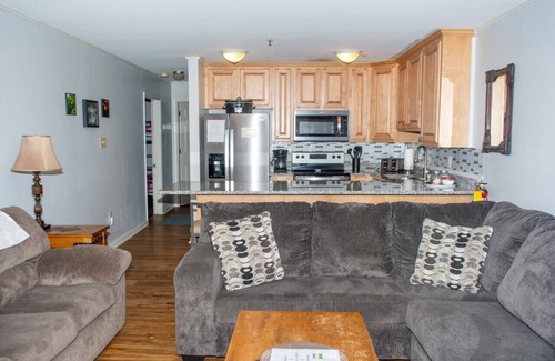 Ghent Condominio | D104 · Winterplace Ski in Ski out condo First floor! D104