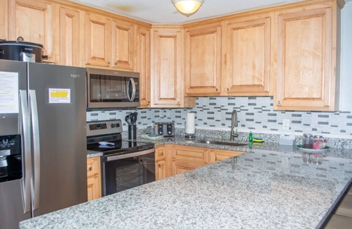 Ghent Condominio | D104 · Winterplace Ski in Ski out condo First floor! D104