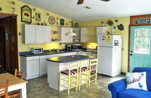 Sea Acres Casa | D110- Large Private Saltwater Pool, 3 Bedrooms and Only 600 Yards to Beach!!