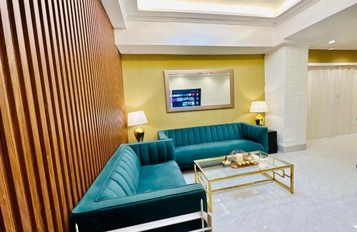 South Triangle Apartamento | D2 of 2: 53-Sqm 1-Bedroom Condo