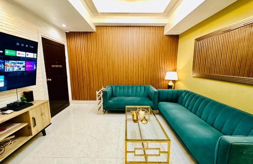 South Triangle Apartamento | D2 of 2: 53-Sqm 1-Bedroom Condo