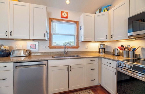 Carolina Dunes Casa | D3943 The Pup Deck. Oceanside, Pool, Hot Tub, Pets OK, Beach & Sound Access!
