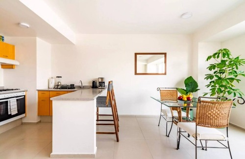 Cuauhtemoc Apartamento | D402- 2BR / 2BTH - Una Habitación Piso, Capacidad 4