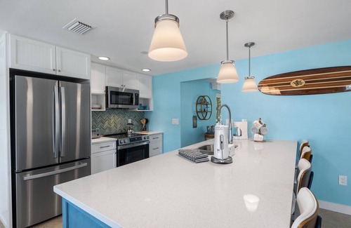 Holmes Beach Casa | Da Beach House: 2 Blocks to Beach, Pool & Spa by Anna Maria Life Vacation Rentals