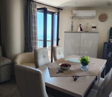 Santo Stefano di Camastra Apartamento | Da Nella