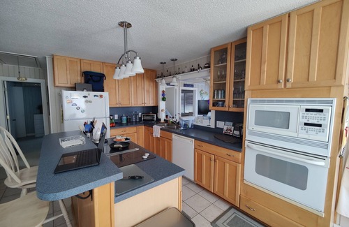 Columbia Cabaña | Da Rivah cottage along Bulls Bay