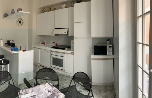 Verona City Centre Apartamento | Da Vinci Verona, elegante apartamento en Borgo Trento, 120 m², plaza de aparcamiento