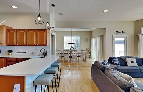 Waterfront Greens Casa | Dacha Verde | Luxe, Game Room, Hot Tub