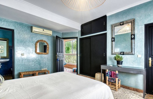 Swiss City Villa | Dafa Splendide-Riad-De Lujo-Baño para personas con movilidad reducida-Vista a...