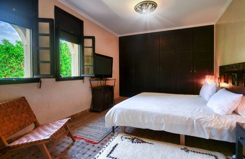 Swiss City Villa | Dafa Splendide-Riad-De Lujo-Baño para personas con movilidad reducida-Vista a...