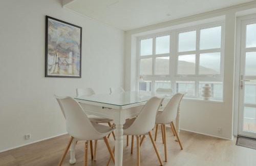 Streymoy Casa | Dahlastova/Stunning Boathouse/Bay View/3BR
