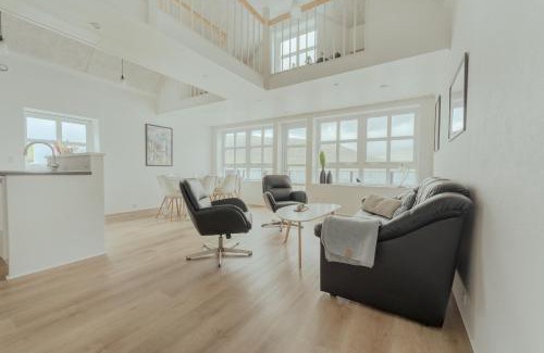 Streymoy Casa | Dahlastova/Stunning Boathouse/Bay View/3BR