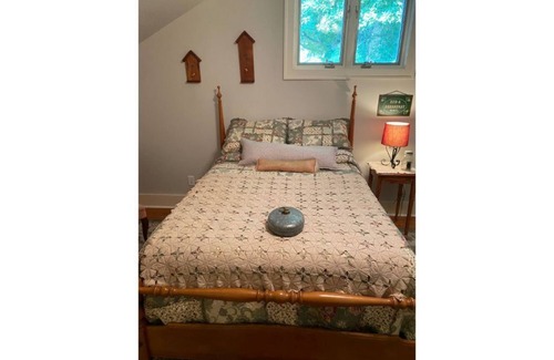 Woodbury County Casa | Daily Breakfast; 1/2 BRs, Adjoining Den and Pvt Bath; 2nd floor of historic home