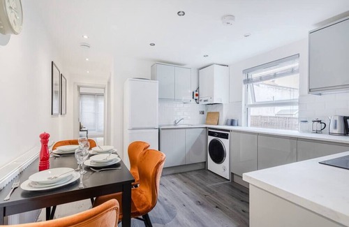 St. Leonard's Apartamento | Dainty 2BD Flat in Greater London
