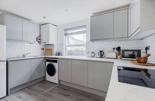 St. Leonard's Apartamento | Dainty 2BD Flat in Greater London