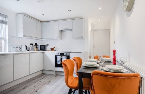 St. Leonard's Apartamento | Dainty 2BD Flat in Greater London