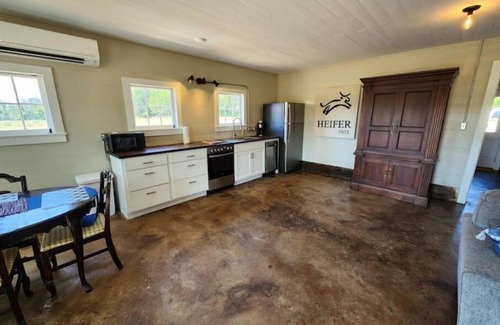 Nacogdoches Casa | Dairy Barn Charm - Close to SFA and Nacogdoches with Country Quiet
