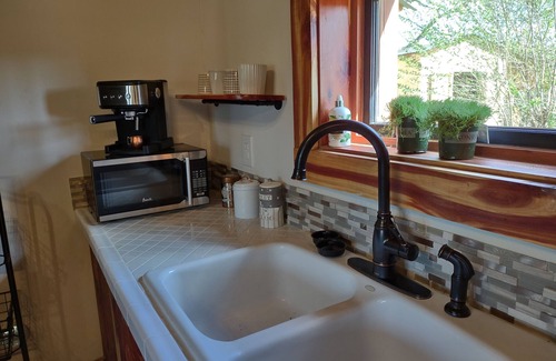 Lebanon Cabaña | Dairy Cottage in The Cedars