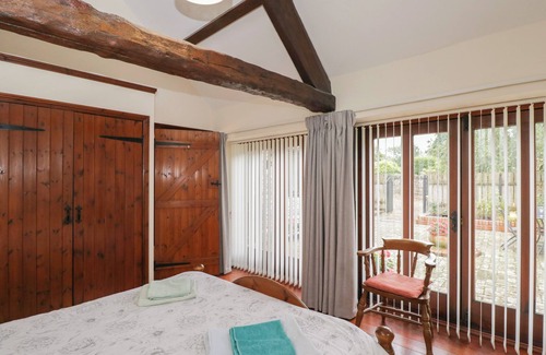 Chipping Sodbury Cabaña | DAISY COTTAGE, pet friendly, with a garden in Chipping Sodbury
