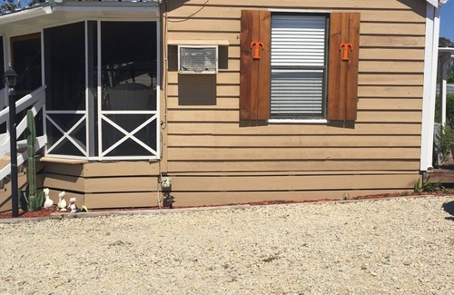 Port St. Joe Cabaña | Daisy’s Beach Cottage