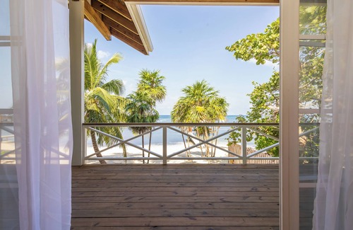 Roatan Casa | Dakota Breeze