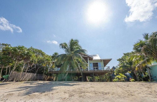 Roatan Casa | Dakota Breeze