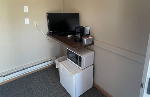 Faulkton Casa | Dakota Landing Cabins & Motel: Room #3-Cozy, newly remodeled motel room