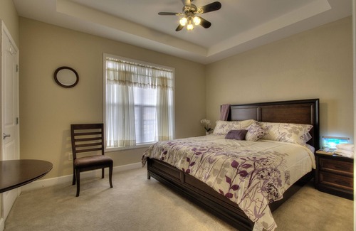 Bean Station Condominio | Frente al lago de 4 dormitorios Penthouse w 4 camas king. Duerme 10. Hamaca