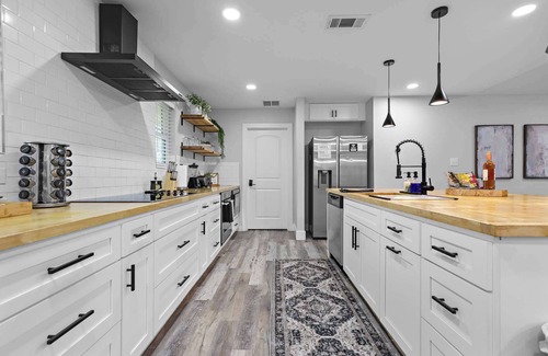 Northwest Dallas Casa | Dallas Fun Haus: Pool, Massive Game Room, and Atrium
