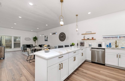 Northeast Dallas Casa | Dallas Luxe Retreat- Lavish 4-Bedroom Escape
