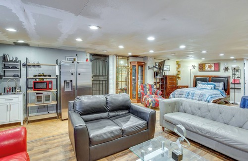 Dallas Apartamento | Dallas Studio w/ Home Office - 4 Mi to Fair Park!