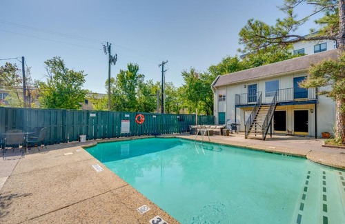 Knox - Henderson Apartamento | Dallas Vacation Rental Condo with Community Pool!