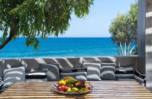 Kamari Villa | VILLA DE LUJO FRENTE AL MAR DAMMA