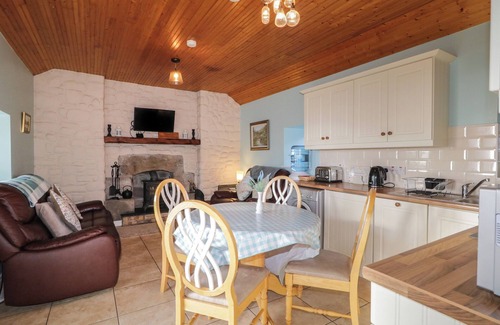 Newry Cabaña | Dan White's Cottage