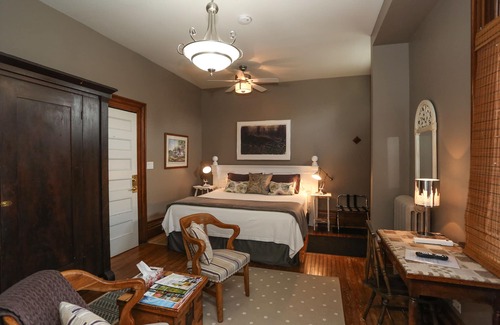 Markdale Casa | Danby House