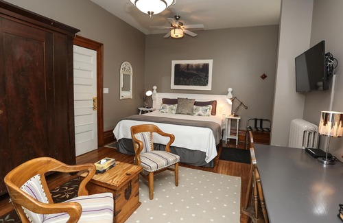 Markdale Casa | Danby House
