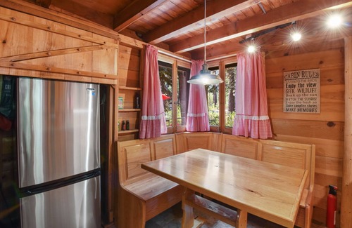 Timberland Cabina | Dancing Cubs Camp - Updated, Dog Friendly, Hot Tub