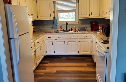 Wynnburg Casa | Dancing Diamonds Waterfront Retreat