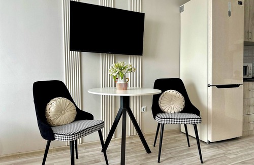 Almaty Apartamento | "Dandy" charming studio with mountain view in center of Almaty with WiFi,AC