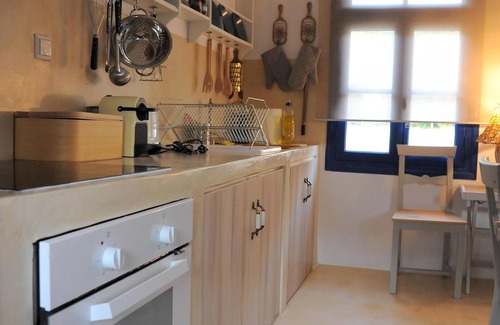 Voia Casa | Dandy On The Beach, Monemvasia-Velanidia * por las olas *