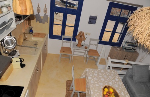 Voia Casa | Dandy On The Beach, Monemvasia-Velanidia * por las olas *