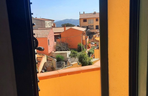 La Maddalena Casa | DaNiCo Residence: splendid and bright renovated holiday home with parking space