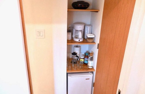 Northeast Heights Apartamento | Danish Modern Luxury Mini Suite