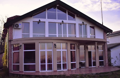 Stari Banovci Casa | Danube River Villa, ubicada en una zona tranquila y relajante, a las afueras de la ciudad