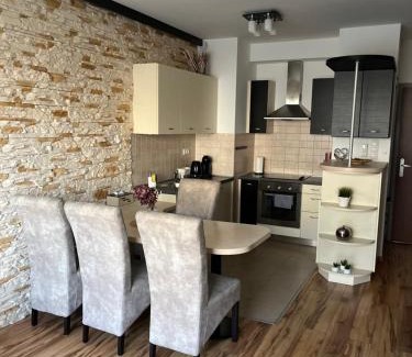 Vizafogo Apartamento | Danube Terrace Apartment with 2 Bedroom and Private Parking