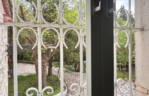 Vinchiaturo Villa | Daphne Estate