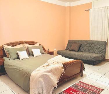 El Maamoura Casa | Dar Fatma Maamoura Walk to Beach Tunisian Getaway