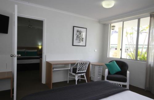 Surfers Paradise Hotel | Darcy Arms Hotel Motel