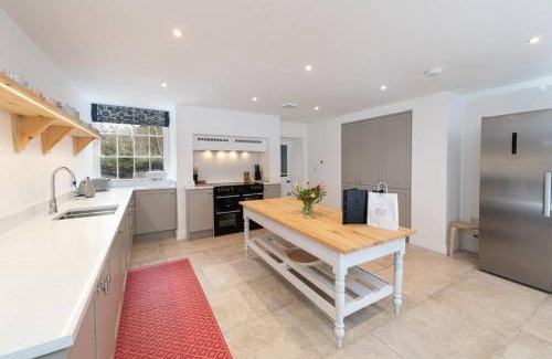 Tarset Casa | Dark Sky Retreat Perfect to Gather and Celebrate!