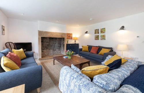 Tarset Casa | Dark Sky Retreat Perfect to Gather and Celebrate!